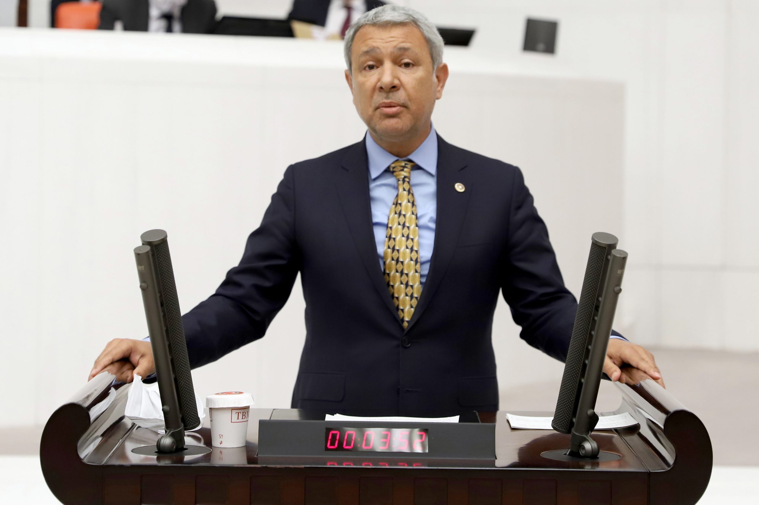 Sümer: Esnaf kan ağlıyor, Saray görmezden geliyor Sümer: Esnaf kan ağlıyor, Saray görmezden geliyor