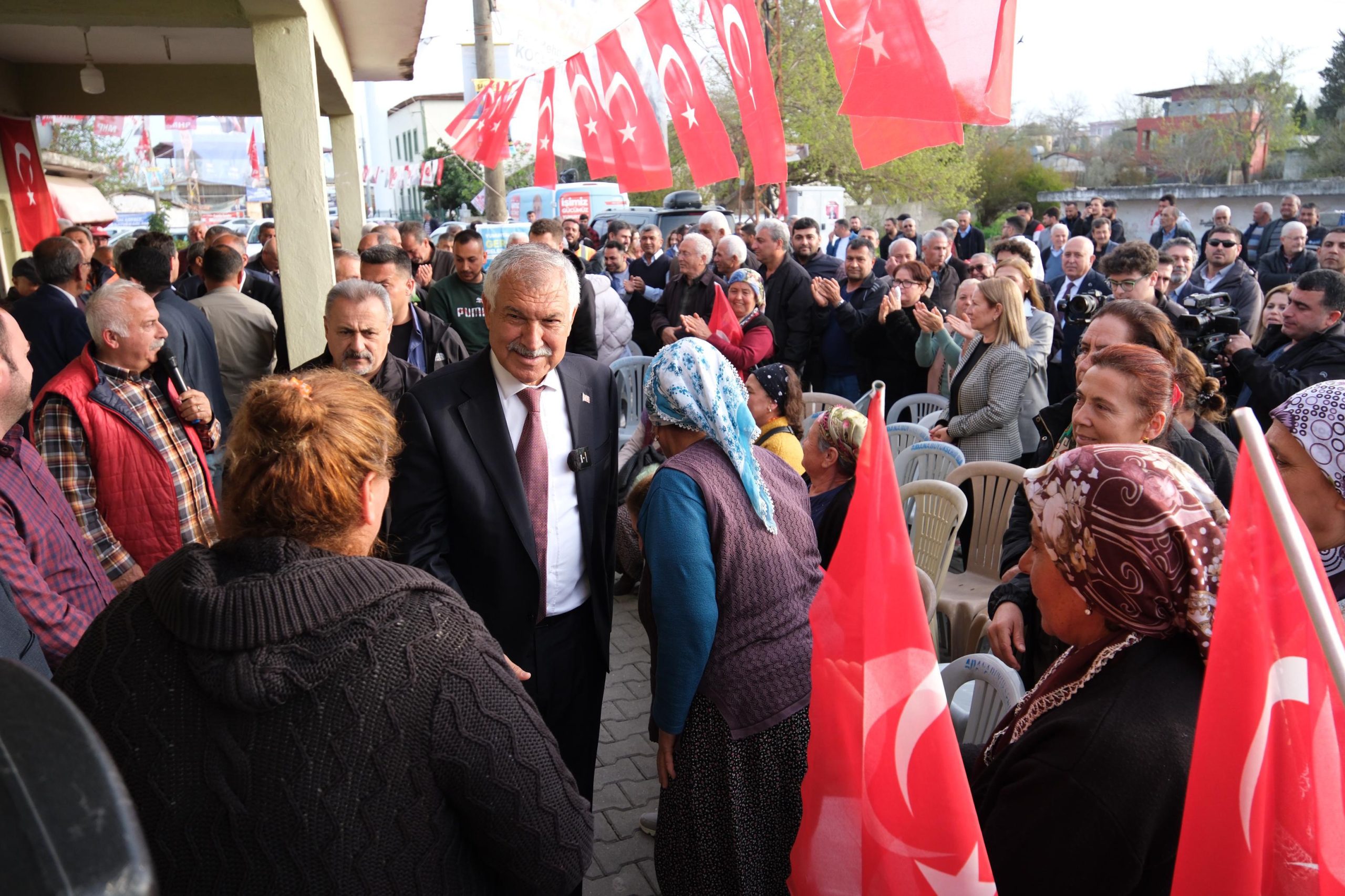 Zeydan Karalar, Yumurtalık’ta hizmetlerini anlattı oy istedi 