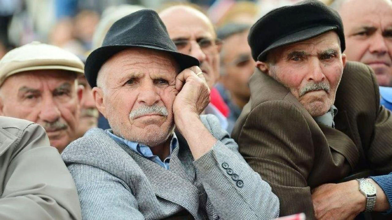 HER KARAR ZENGİN VE SERMAYEDEN YANA: ŞİMDİ DE EMEKLİ MAAŞINA HACİZY OLUNU AÇTILAR