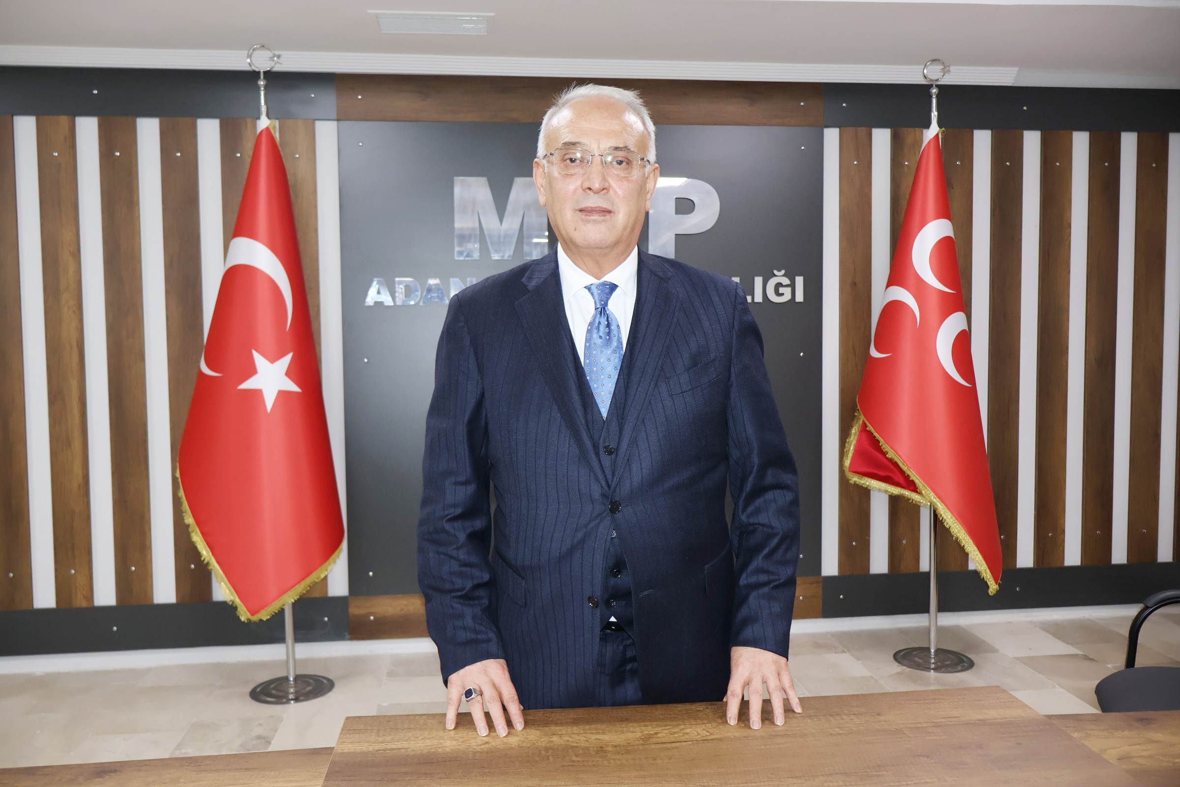YUSUF KANLI; ADANA SİNEKLE DEĞİL, HİZMETLE ANILMALI