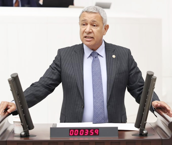 ORHAN SÜMER: İKTİDAR ADANA’NIN İLÇELERİNİ CEZALANDIRIYOR