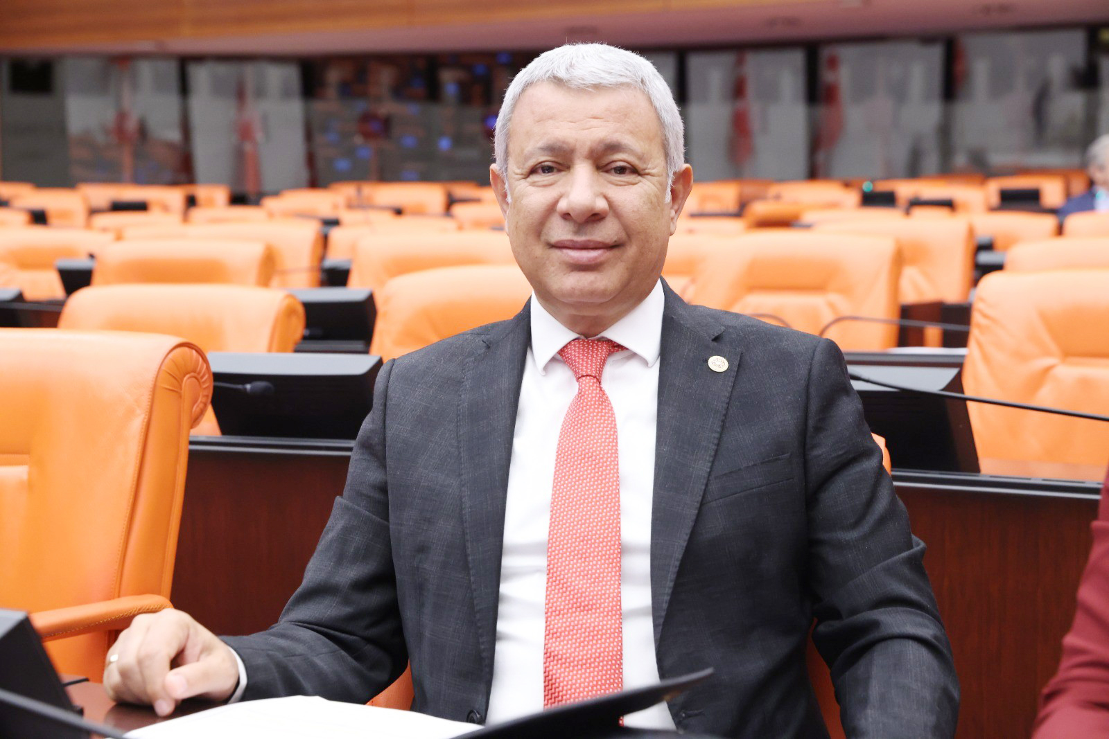 CHP’Lİ ORHAN SÜMER: ÇİFTÇİYİ VE BAL ÜRETİCİLERİ GÖZDEN ÇIKARILDI!