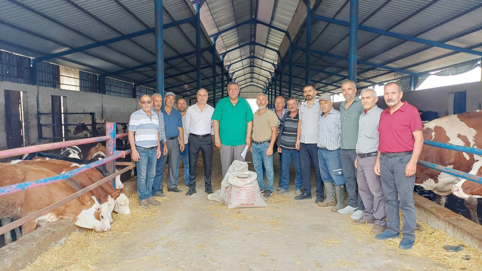 ÜRETİCİ BİR LİTRE SÜT SATIP BİR BARDAK ÇAY İÇEMEZ HALE GELDİ