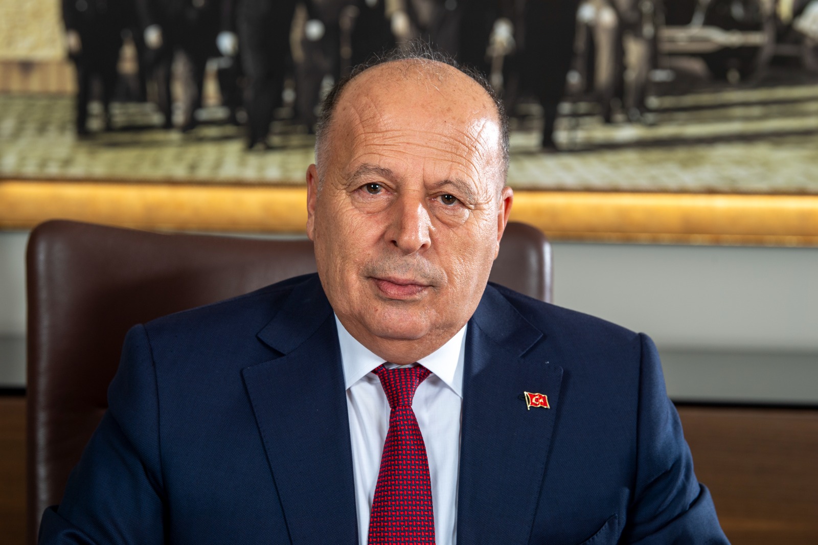BAŞKAN ALİ DEMİRÇALI’NIN İŞYERİNE KURŞUN SIKILDI