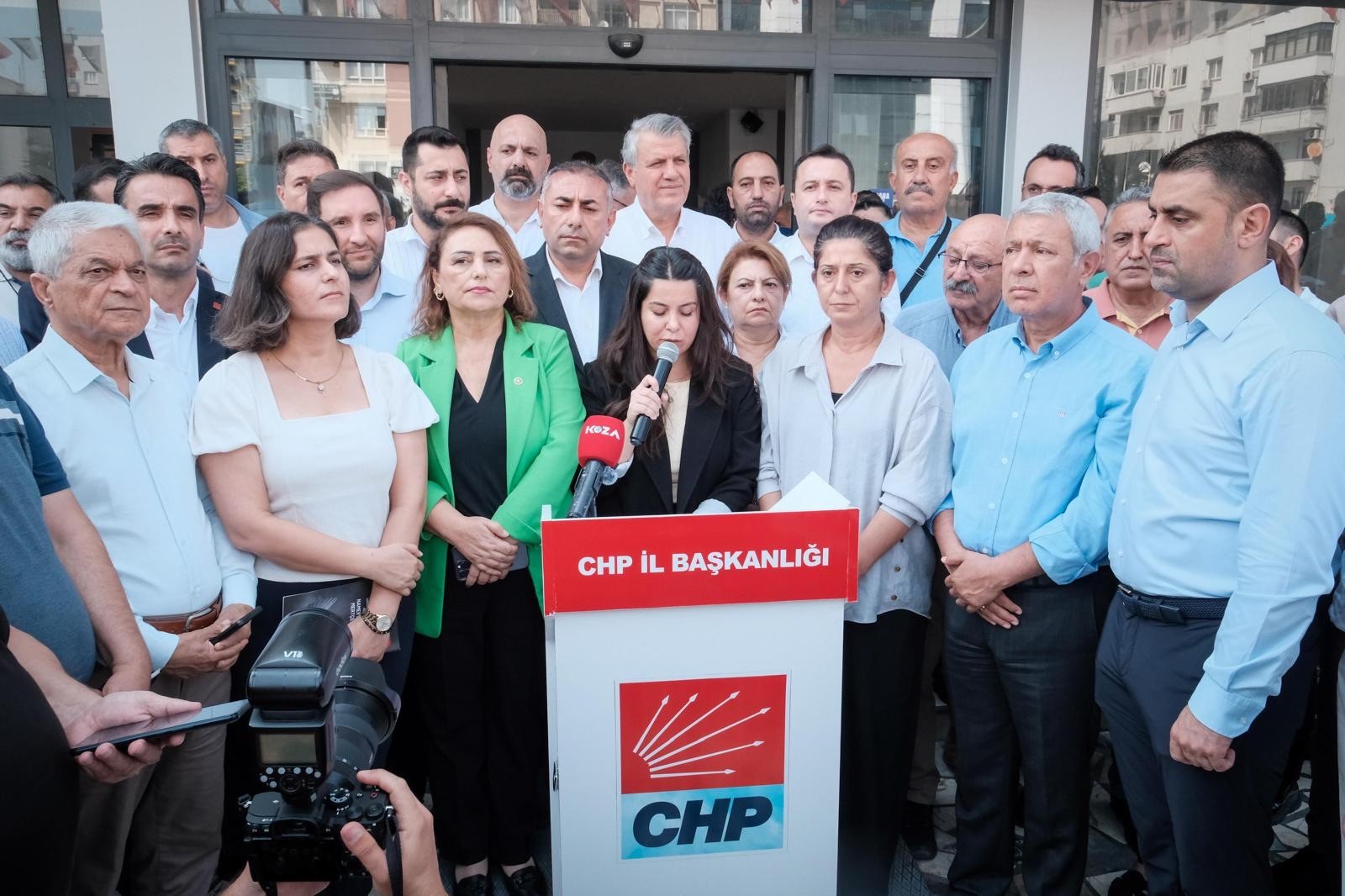 AHNAZ ÇETİNER: MİLLETİMİZ BAŞINI EĞMİYOR, İRADESİNE SAHİP ÇIKIYOR
