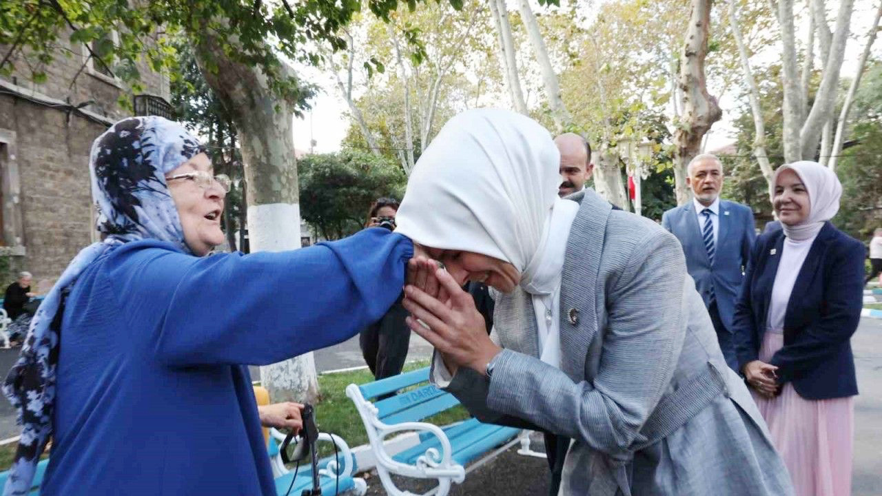 Bakan Göktaş, Darülaceze bağışçılarıyla bir araya geldi