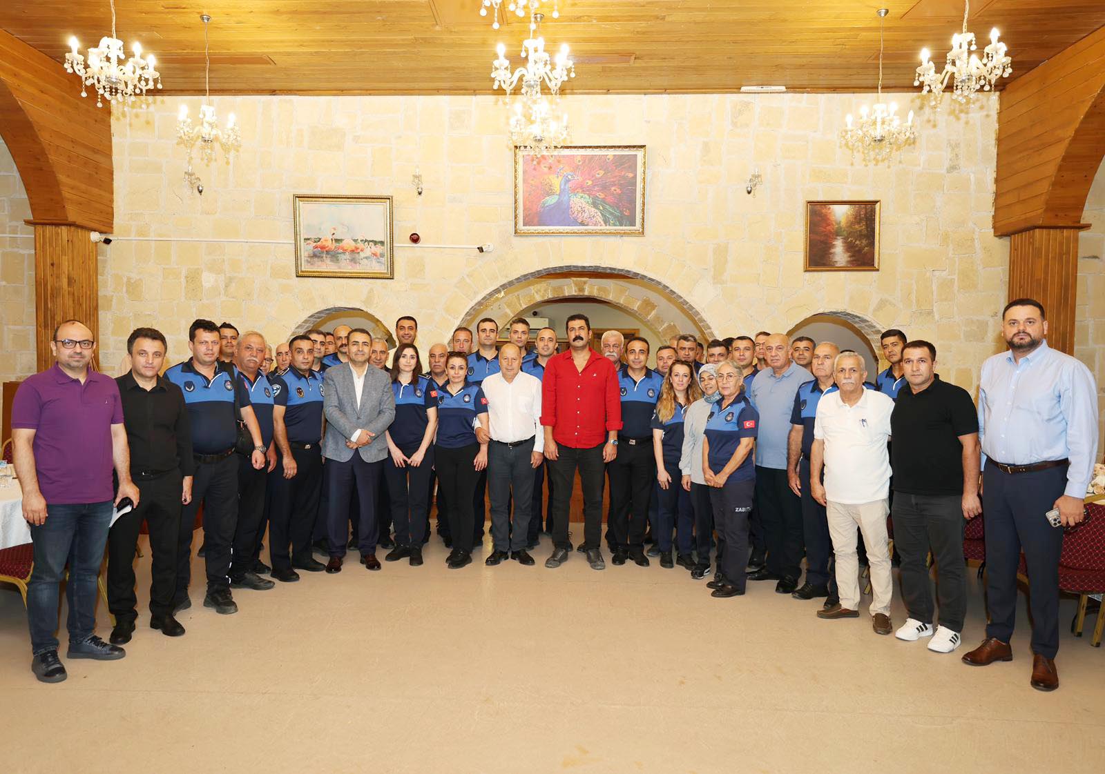 BAŞKAN ALİ DEMİRÇALI ZABITA EKİBİYLE KAHVALTIDA BULUŞTU