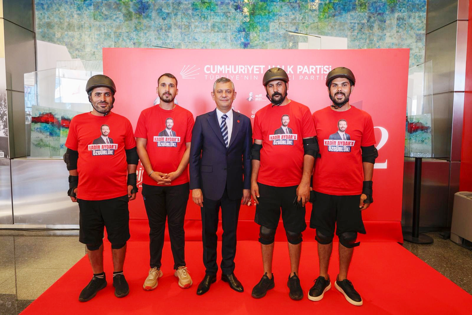CEYHANLI GENÇLER, CHP GENEL MERKEZİNDE
