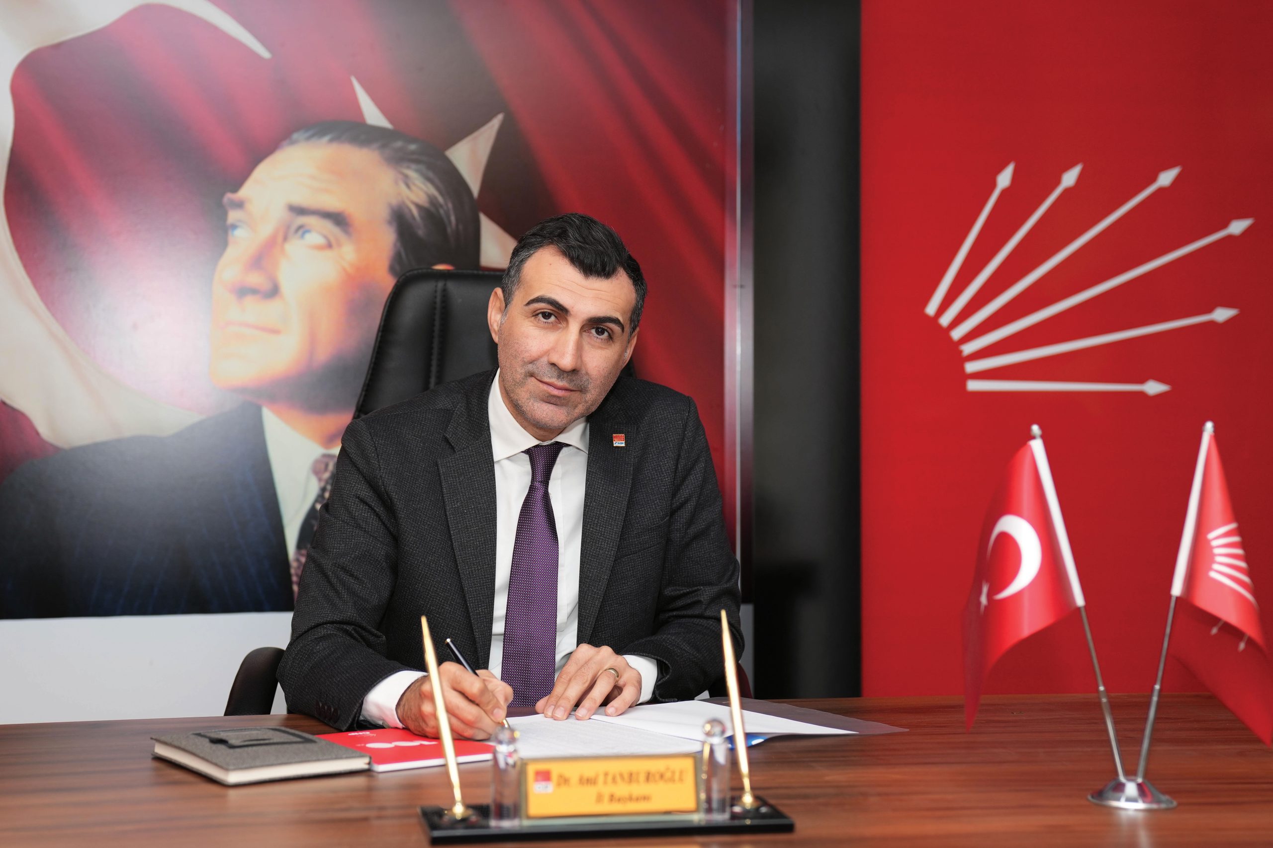 CHP ADANA İL BAŞKANI DOÇ. DR. TANBUROĞLU “CHP HER ZAMAN EMEK ADALET VE HUKUKTAN YANADIR”