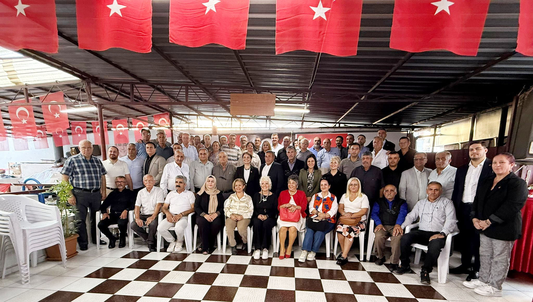 CHP SEYHAN İLÇE BAŞKANLIĞI MUHTARLAR GÜNÜ DOLAYISIYLA RESEPSİYON DÜZENLEDİ