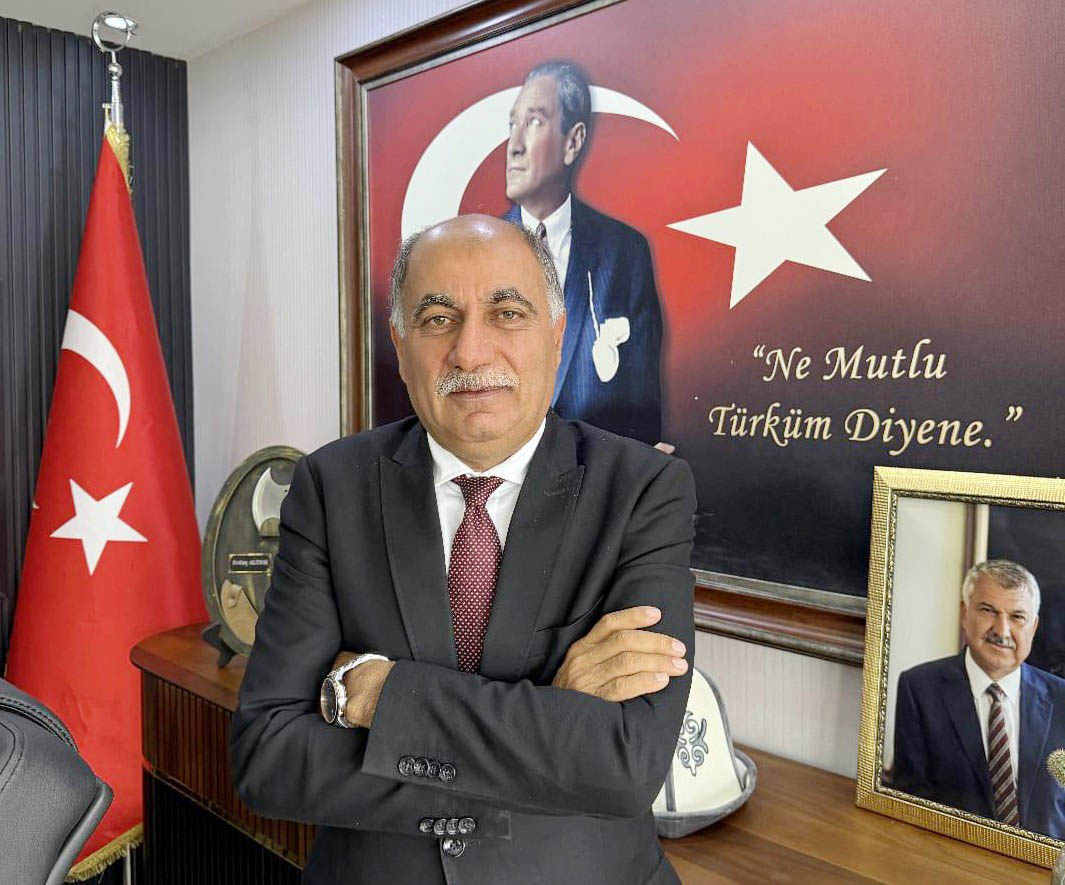 BAŞKAN ERDİNÇ, TÜM TÜRKİYE’NİN 29 EKİM CUMHURİYET BAYRAMI’NI KUTLADI