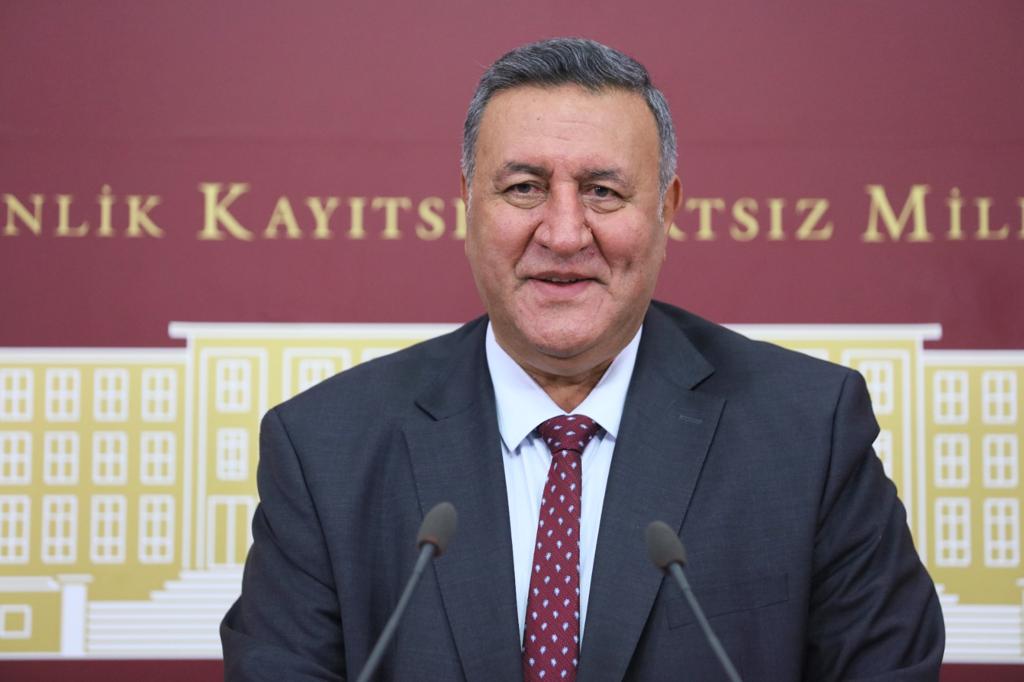 CHP’li Gürer: “Bekçi emekli oldu, havaalanı hâlâ yok”