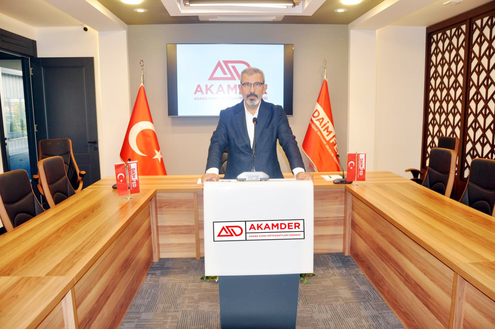 AKAMDER BAŞKANI SAYIM AZMAZ; ÖDENEK GECİKMELERİ İNŞAAT SEKTÖRÜNÜ ZORLUYOR