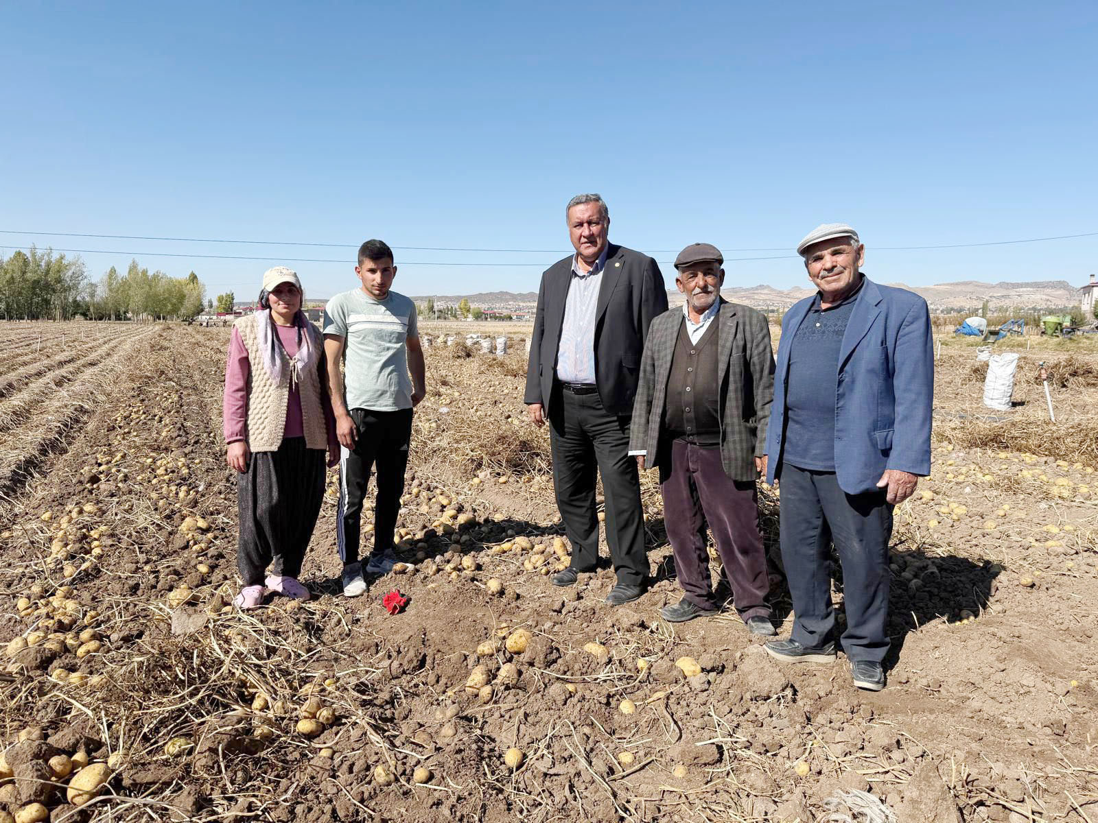 CHP’Lİ GÜRER, KİMSENİN MUTLU OLMADIĞINI SÖYLEDİ