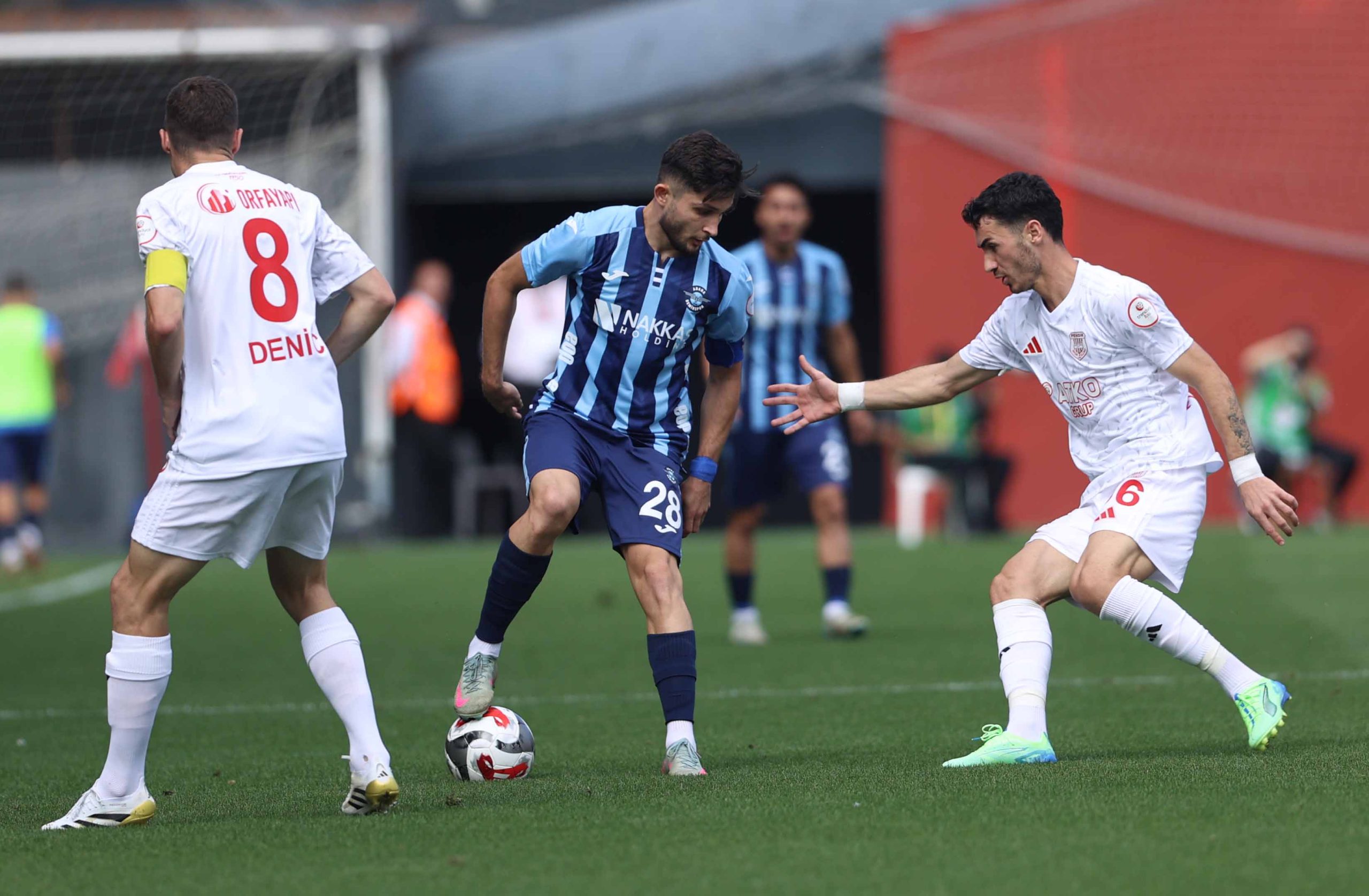 ADANA DEMİRSPOR’DA KÖTÜ GİDİŞAT SÜRÜYOR 