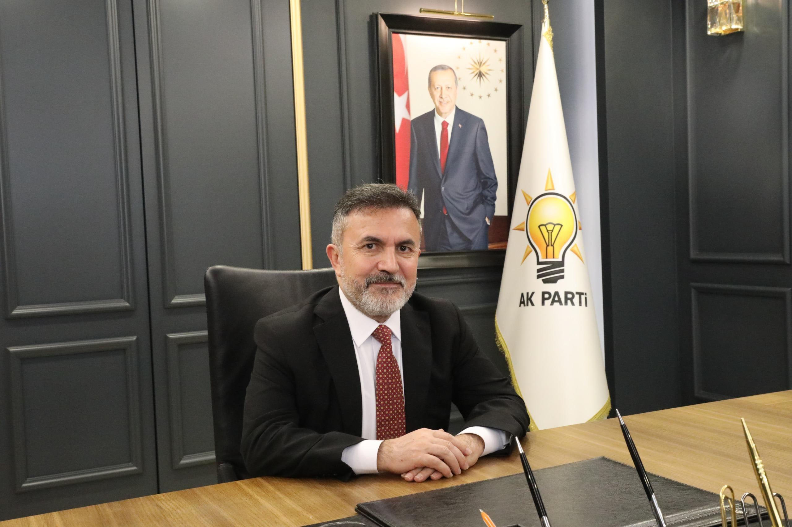 AK PARTİ ADANA İL BAŞKANI TAMER DAĞLI; “MUHTARLARIMIZ DEVLETİMİZİN VATANDAŞA UZANAN EN GÜÇLÜ ELİDİR” DEDİ