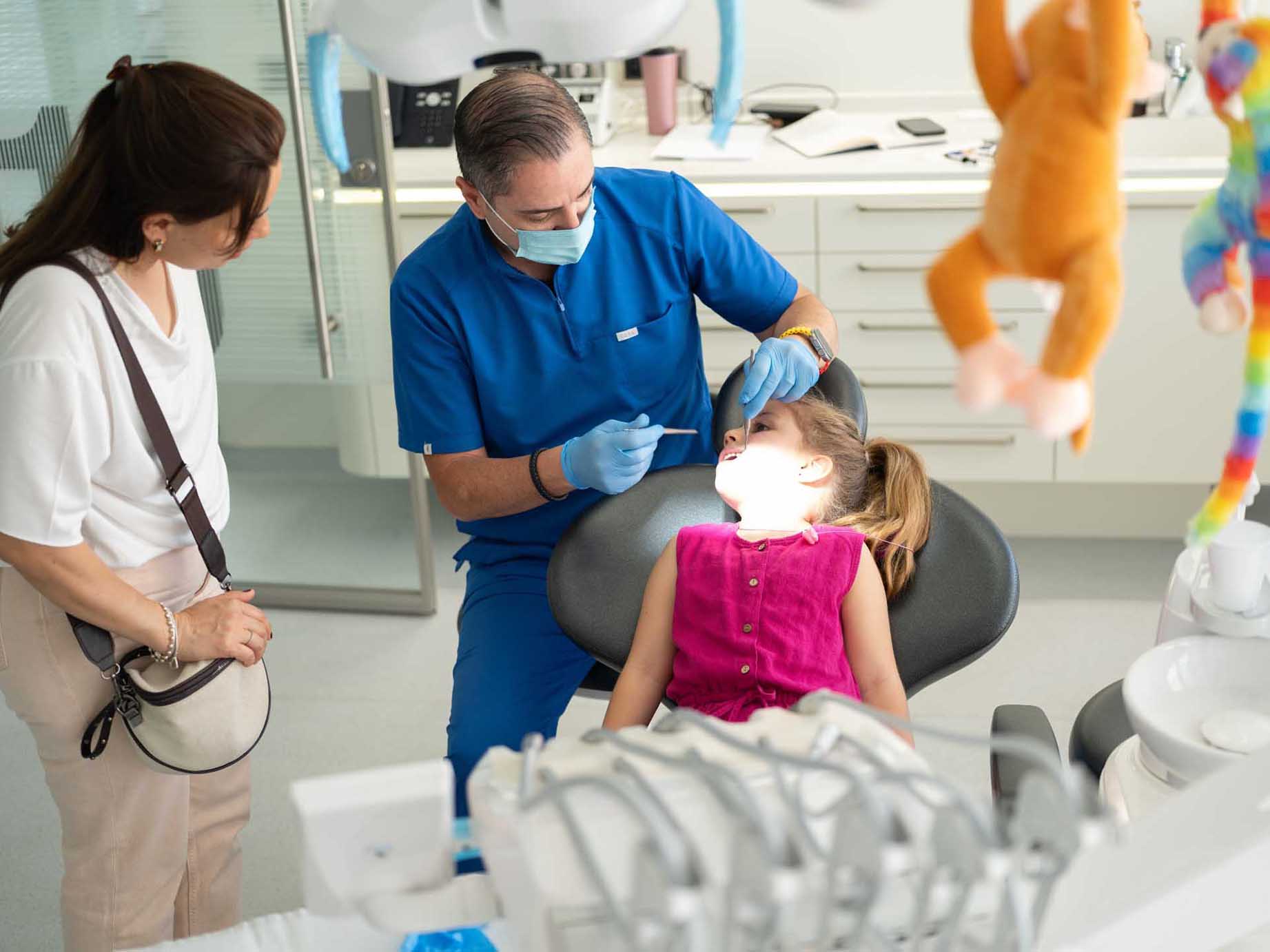 ÇOCUK DİŞ HEKİMİ BARIŞ KARABULUT; “AĞIZ SAĞLIĞI BİLİNCİ ÇOCUKLUKTA BAŞLAR” DEDİ