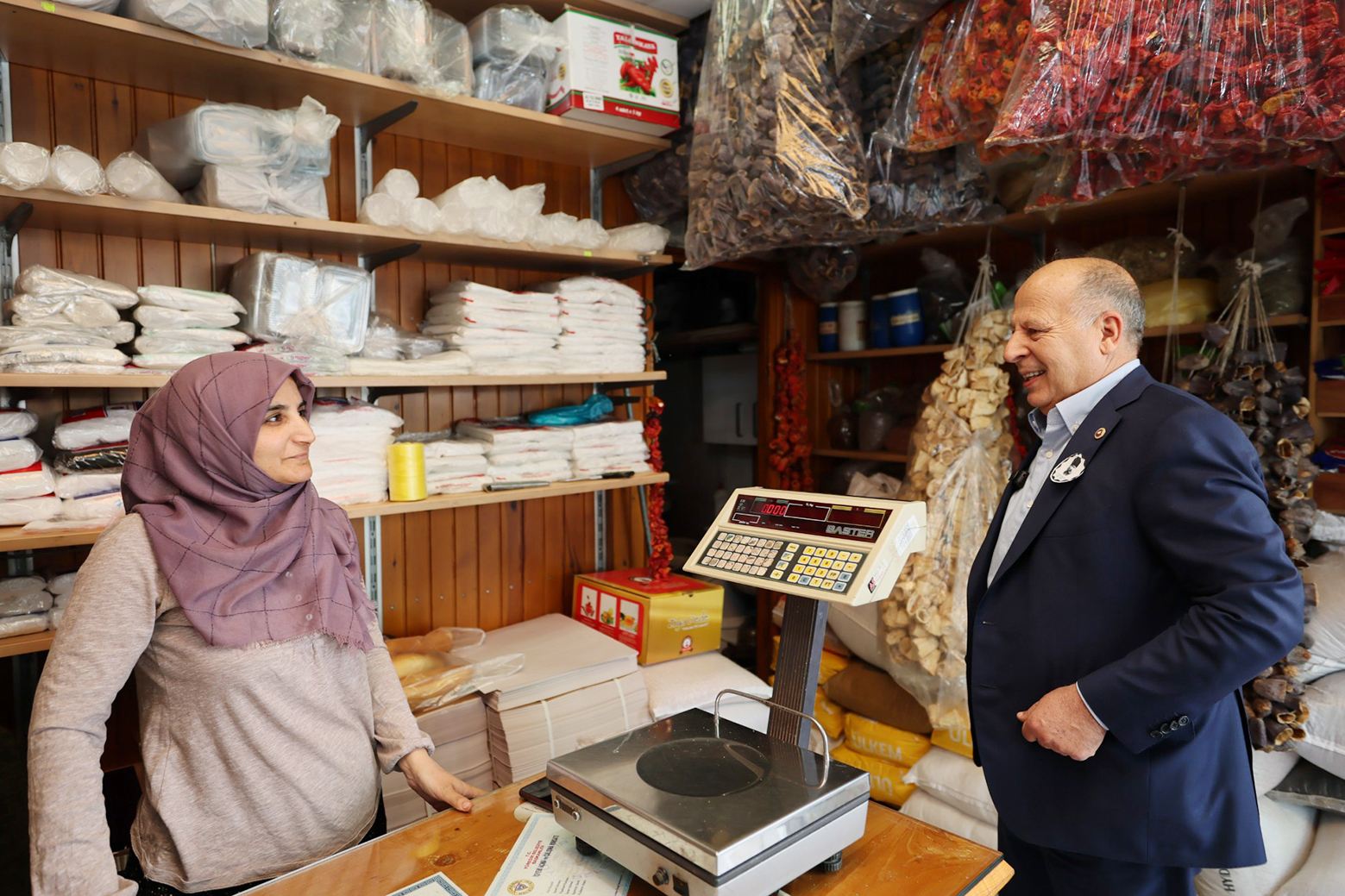 BAŞKAN ALİ DEMİRÇALI, KOZAN YOLUNDAKİ ESNAFIYLA BULUŞTU