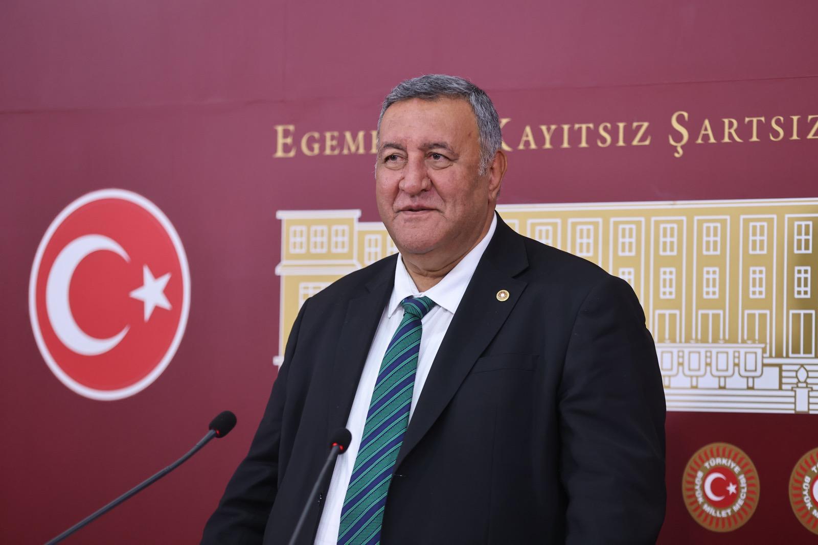 CHP’Lİ GÜRER; “SURİYELİ’DEN ALMADIĞINIZ İLAÇ KATKI PAYINI EMEKLİDEN NEDEN ALIYORSUNUZ?”