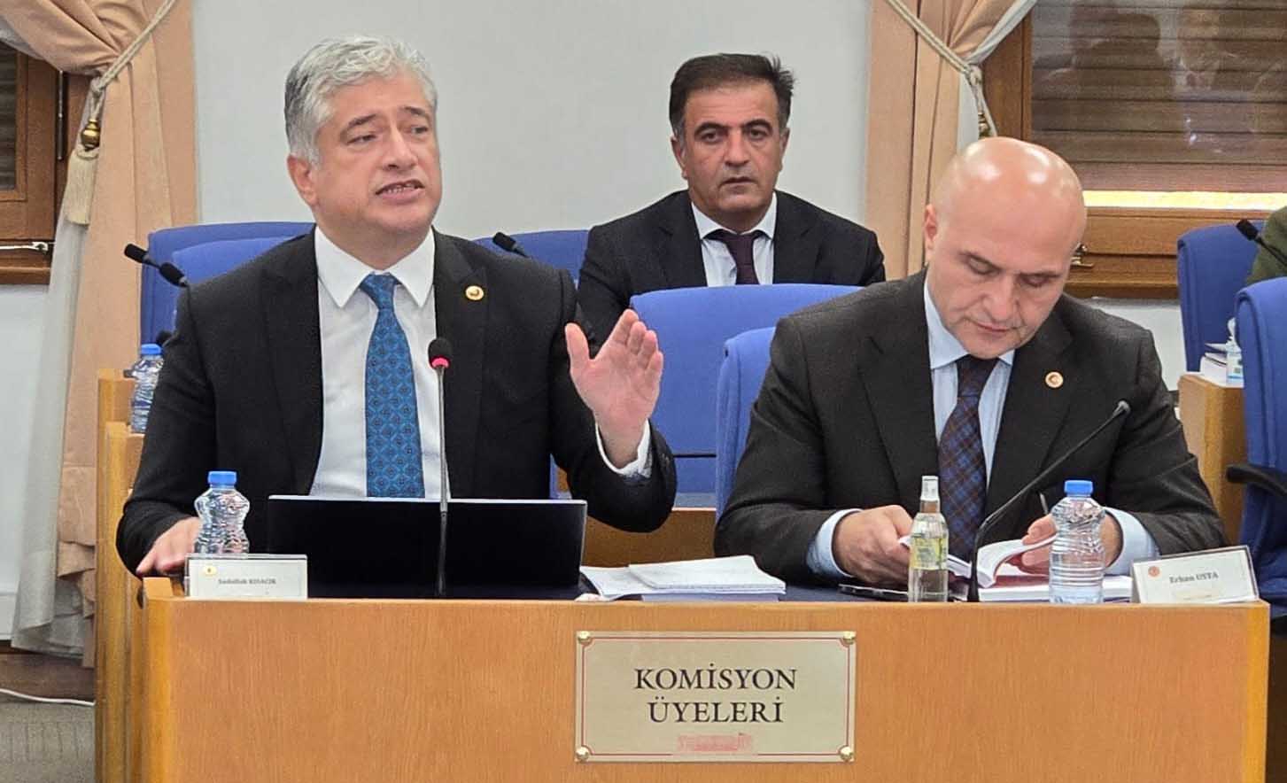 “MİLLETİN EMEĞİ, ALIN TERİ FAİZLERE GİDİYOR”