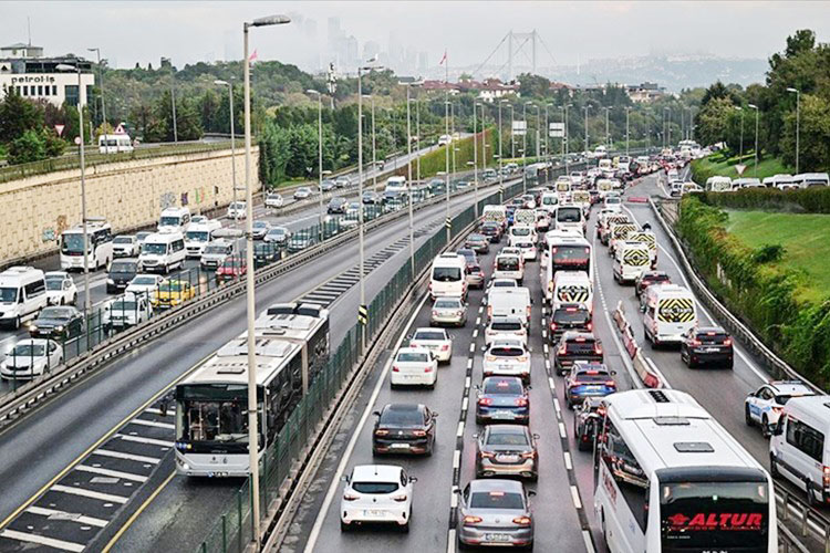 TÜİK VERİLERİNE GÖRE TRAFİĞE KAYDI YAPILAN TAŞIT SAYISI EKİM’DE AZALDI