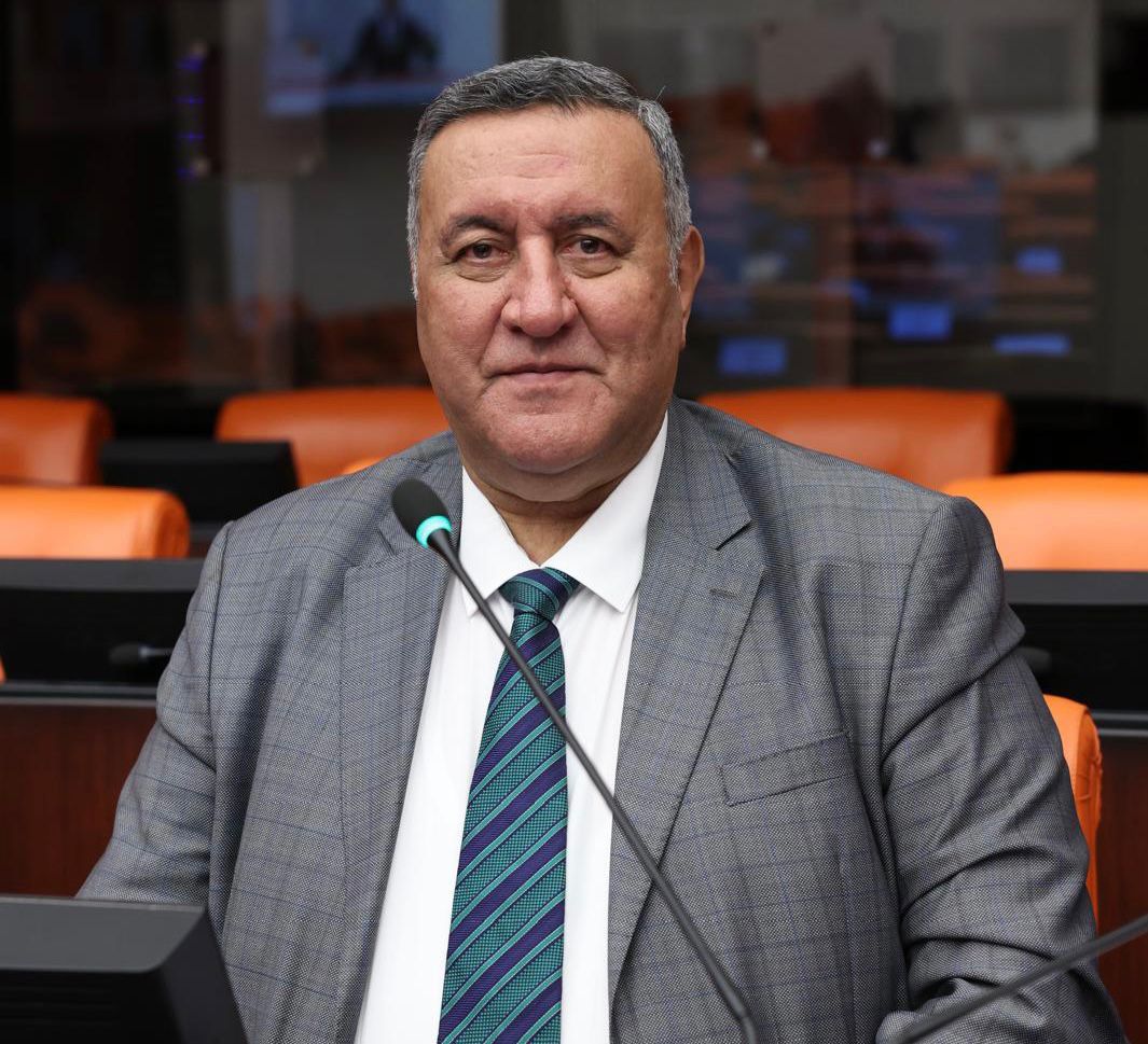 CHP’Lİ GÜRER: ÇİFTÇİ TRAKTÖRÜNÜ, VATANDAŞ MUTLULUĞUNU KAYBEDİYOR!