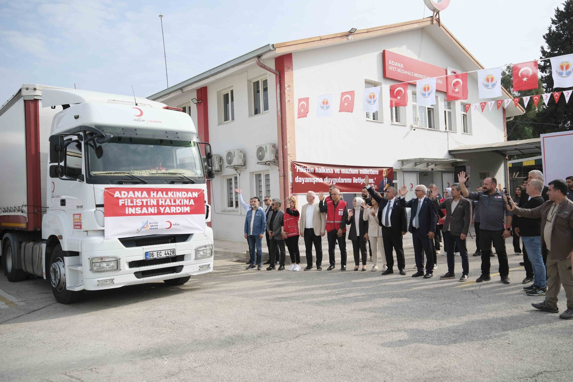 ZEYDAN KARALAR SİLİVRİ’DEN TALİMAT VERDİ, GAZZE’YE YARDIM TIR’I GÖNDERDİ