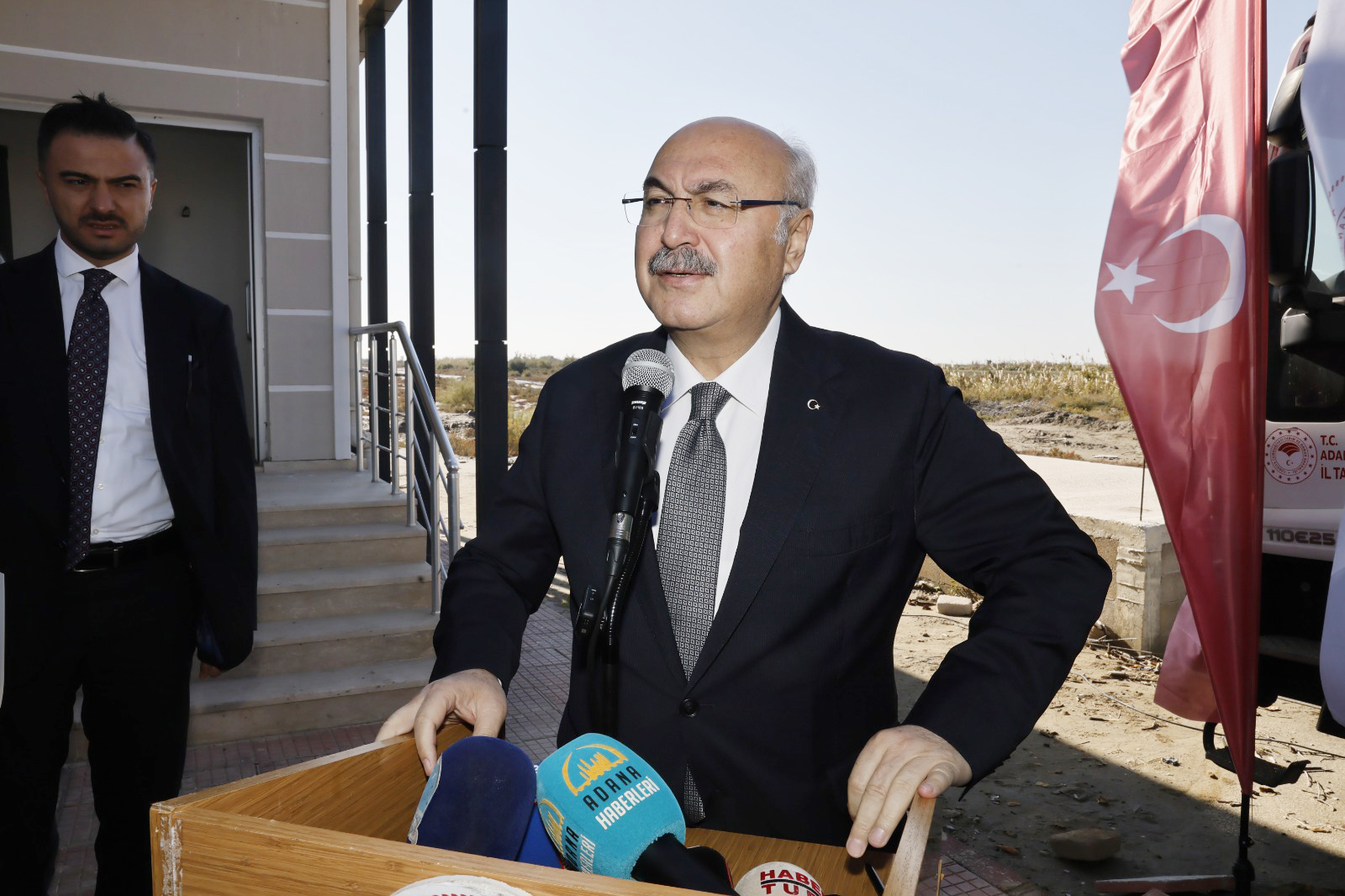 ADANA VALİSİ KÖŞGER, TÜM YATIRIMCILARI BÖLGEYE YATIRIM YAPMAYA ÇAĞIRDI