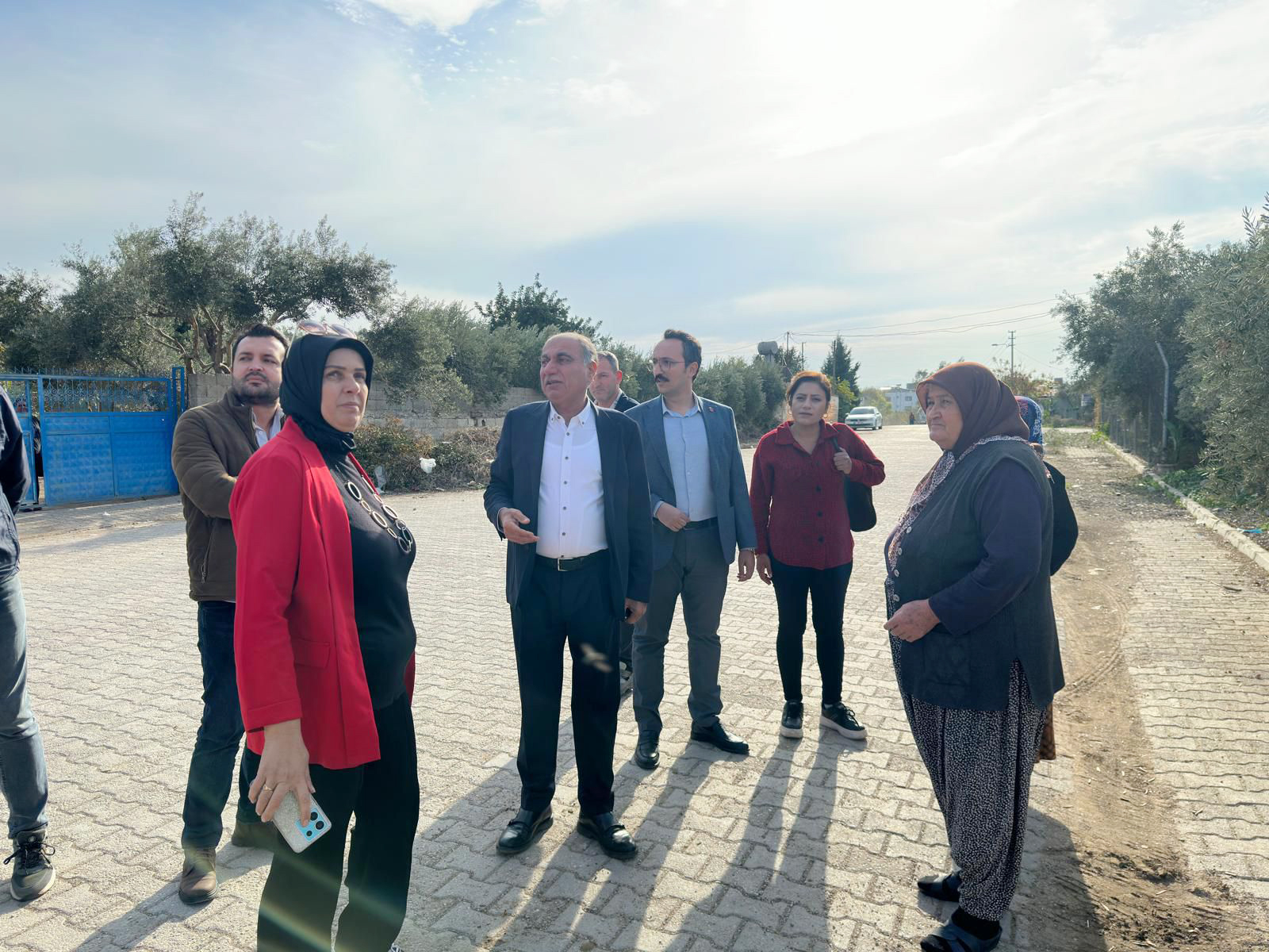 BAŞKAN ERDİNÇ ALTIOK SAHADAN AYRILMIYOR