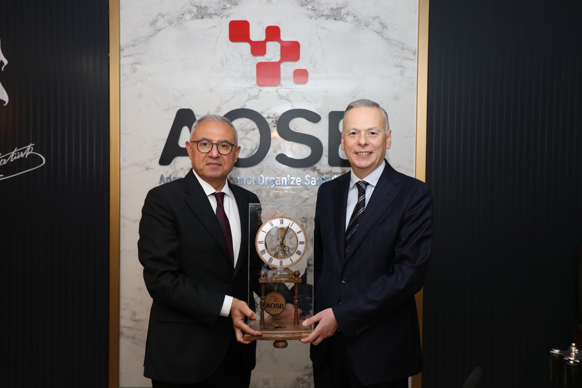 TİCARET BAKAN YARDIMCISI ÖZGÜR VOLKAN AĞAR VE EKİBİ AOSB’DE