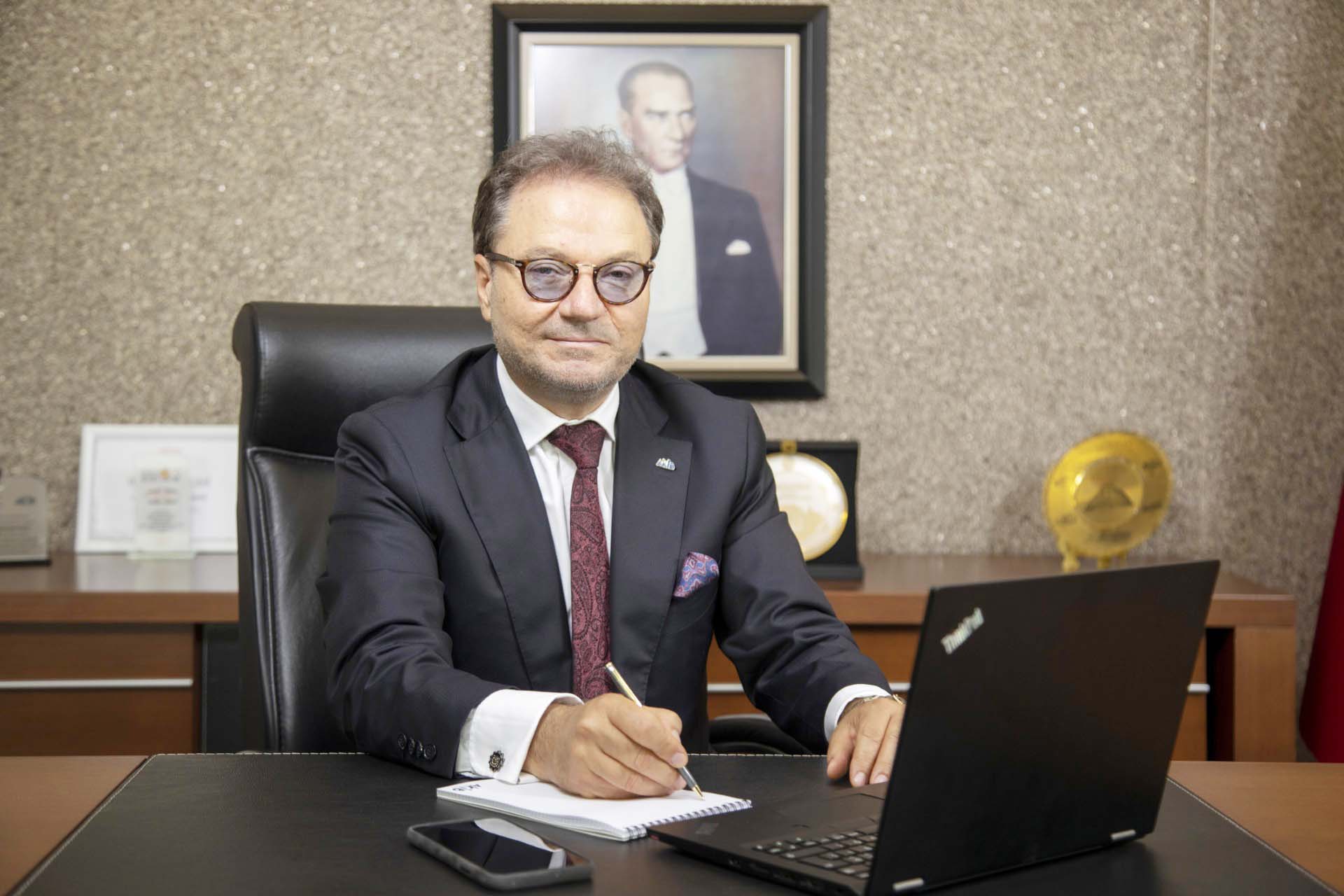 TÜRKİYE GENELİNDE DARALMA SÜRERKEN AKDENİZ HAZIR GİYİMİ İVME KAZANDI