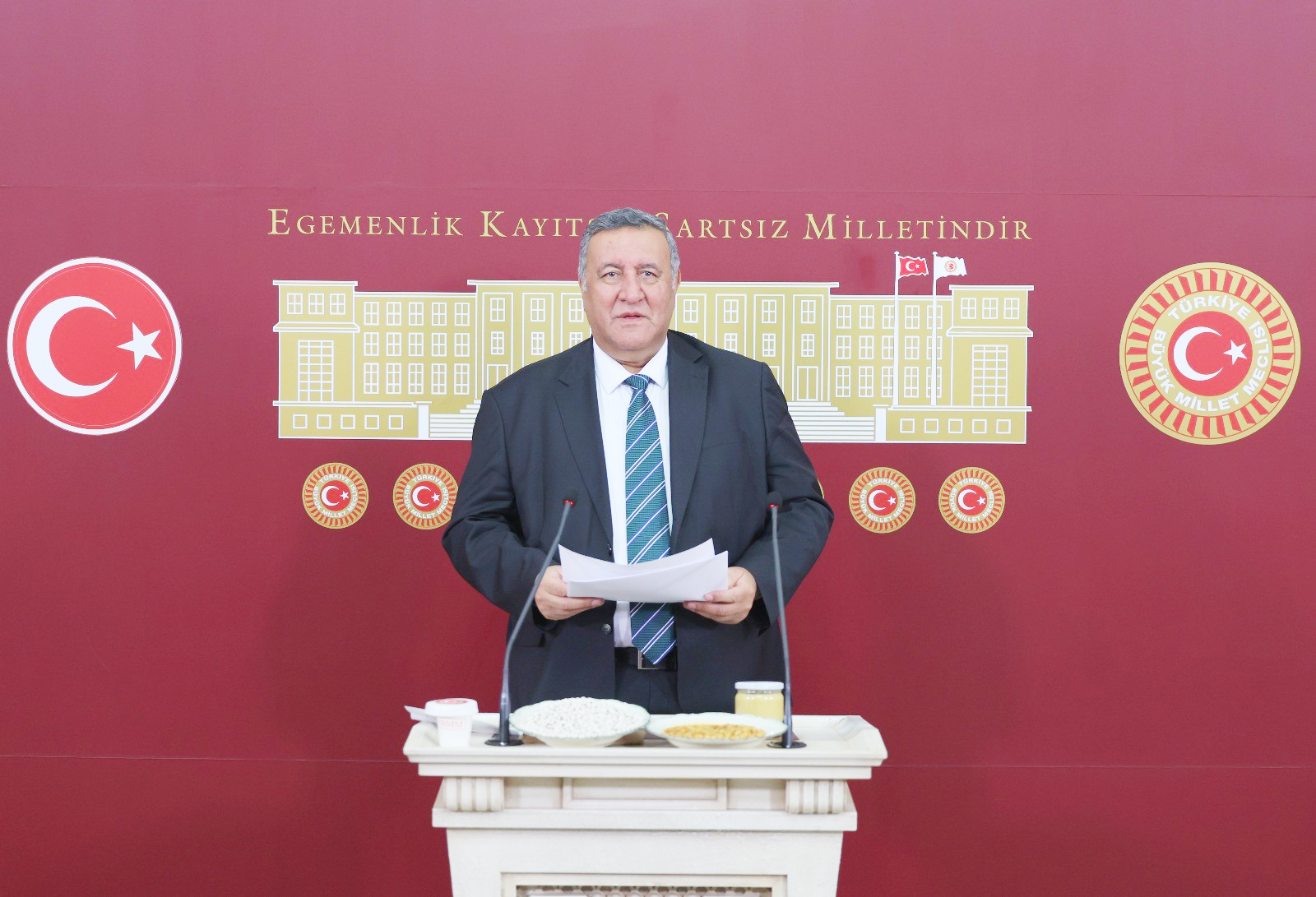 CHP’Lİ GÜRER’DEN UYARI: EMEKLİ KURU FASULYEYE DE HASRET KALABİLİR