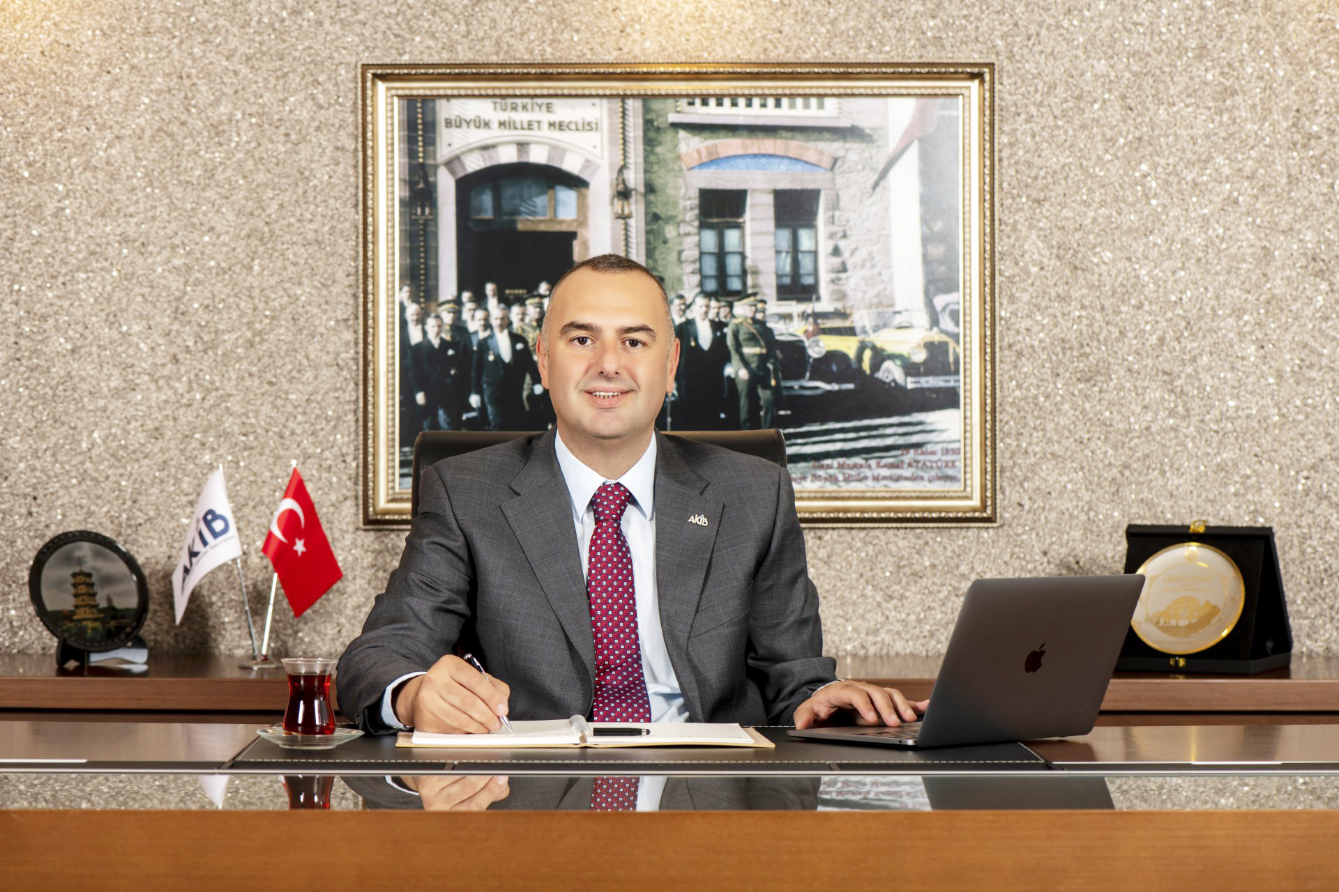 TÜRKİYE’NİN YAŞ MEYVE SEBZE İHRACATI EKİM AYINDA 518,7 MİLYON DOLARA ULAŞTI